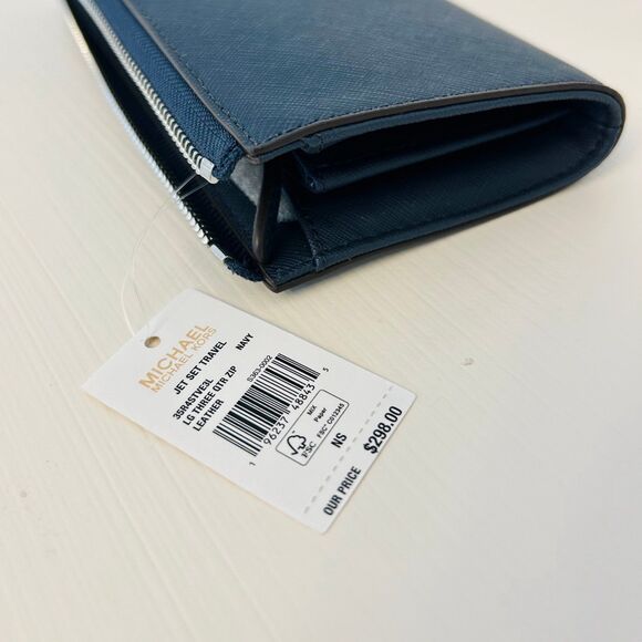 Michael Kors Jet Set Travel Large Logo Quarter-Zip Wallet Navy - Picture 4 of 4